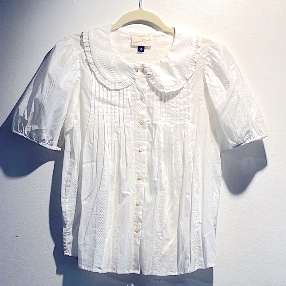 Universal Thread White Blouse